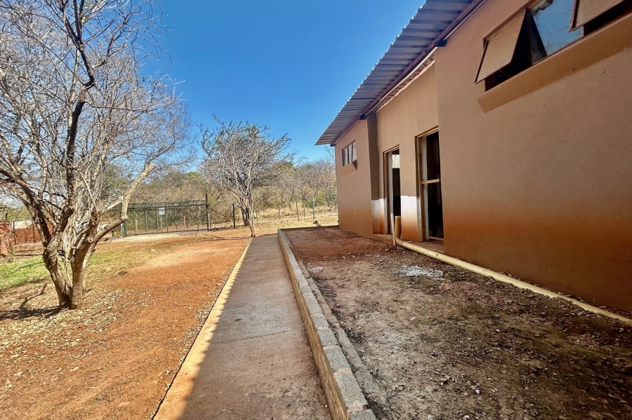 6 Bedroom Property for Sale in Melodie North West